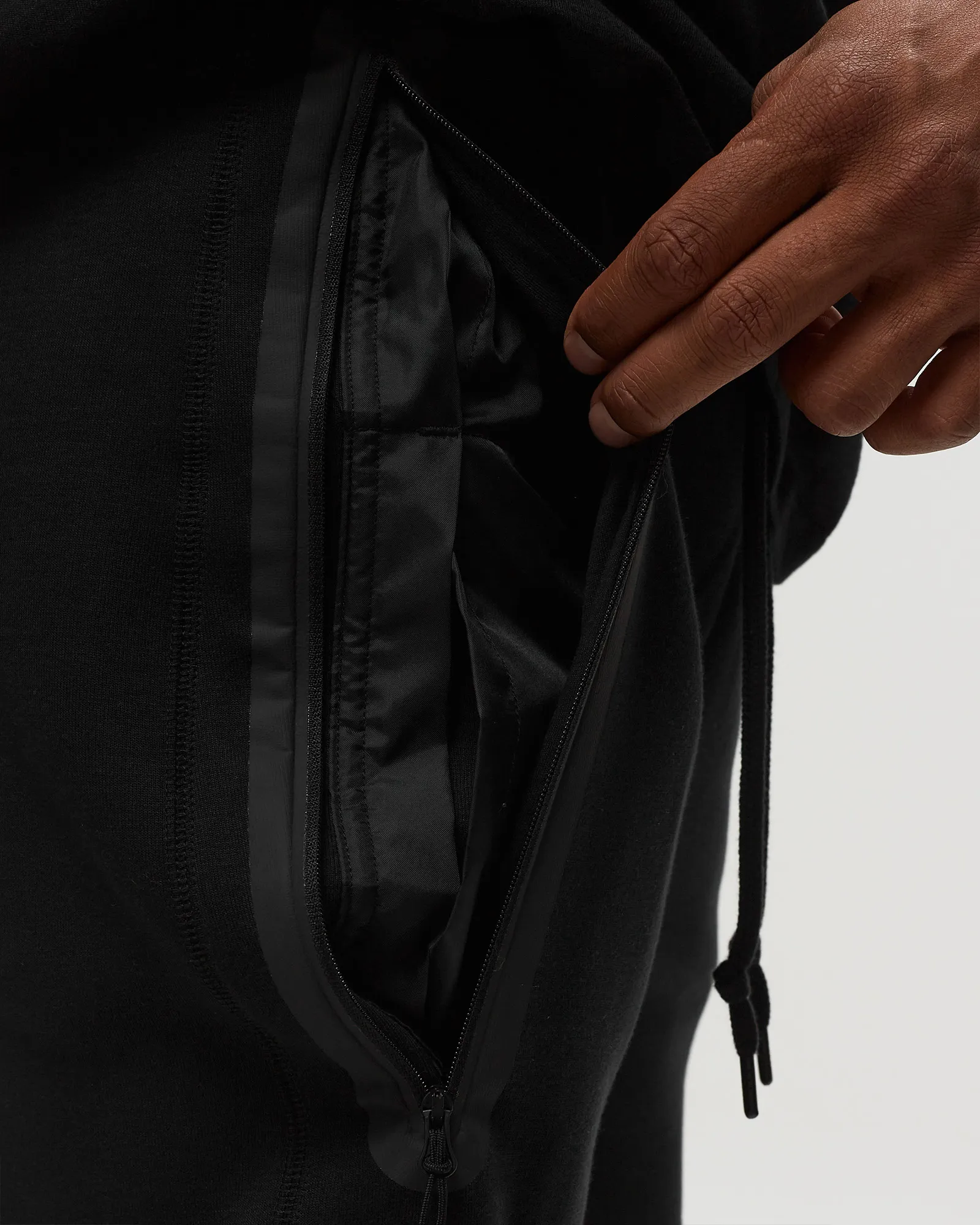 Nike Sportswear Tech Fleece Slim Fit Joggers
