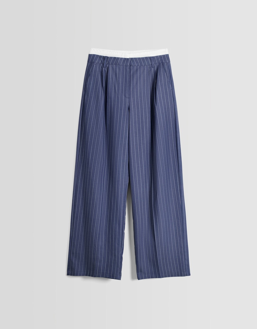 Calças de alfaiataria com roupa íntima