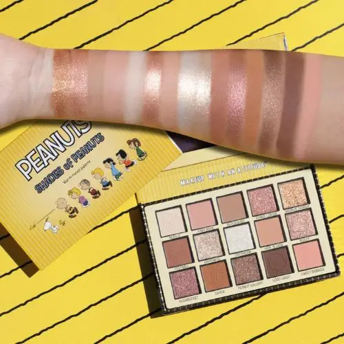 x Peanuts Shades of Peanuts Eyeshadow Palette Warm-Toned