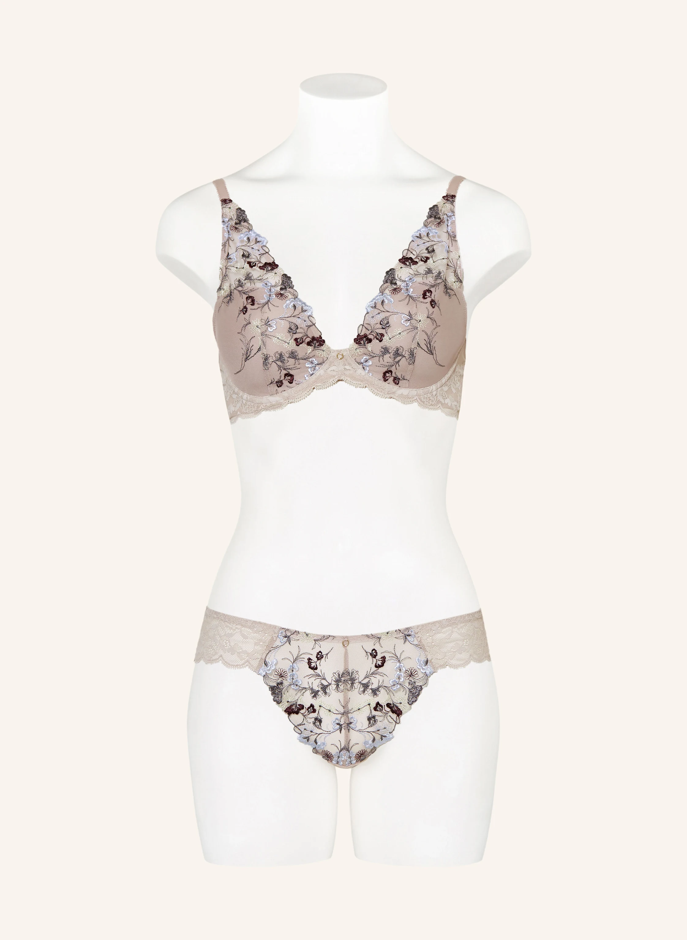 Triumph String SENSUAL SPOTLIGHT