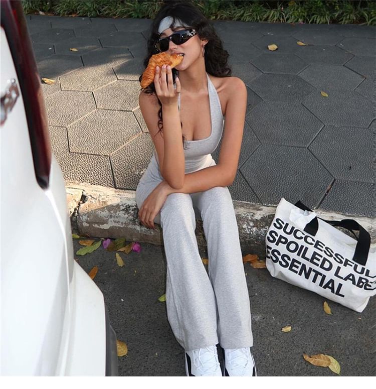 Bababy - Set: halternek-effen croptop + laag uitgesneden bootcutbroek