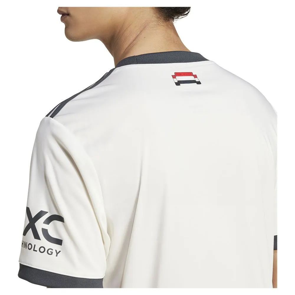 Camiseta de manga curta adidas Manchester United 24/25 com 3 listras