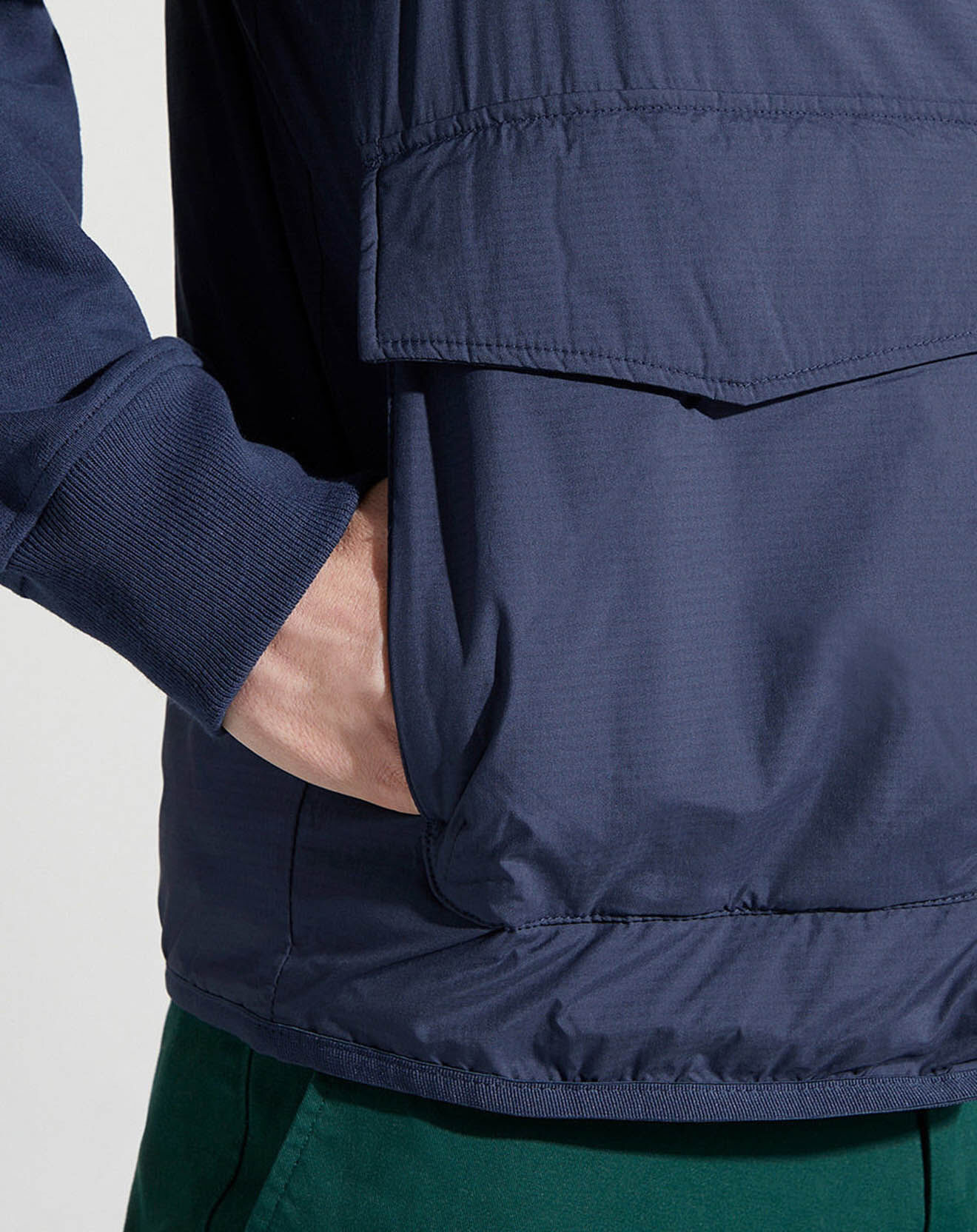 Tommy Jeans Blouson light sans manches Signature bleu marine