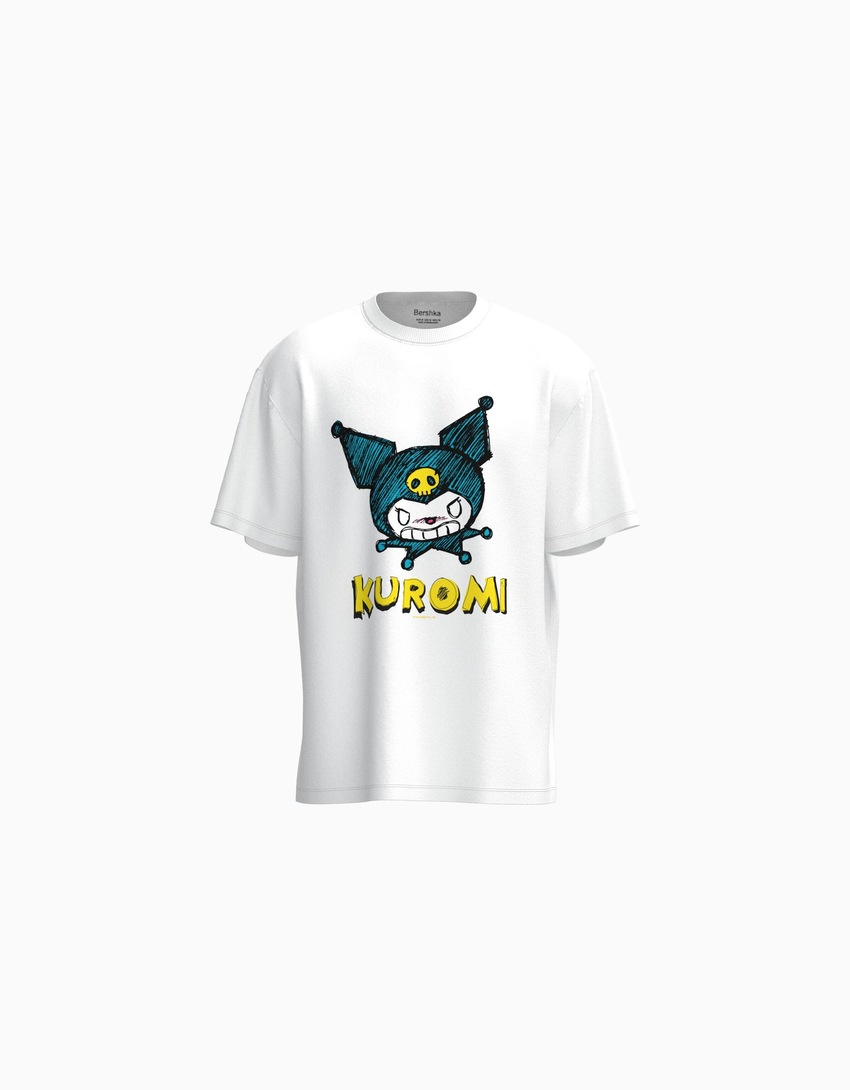 Camiseta de manga curta com estampa Kuromi e modelagem quadrada.