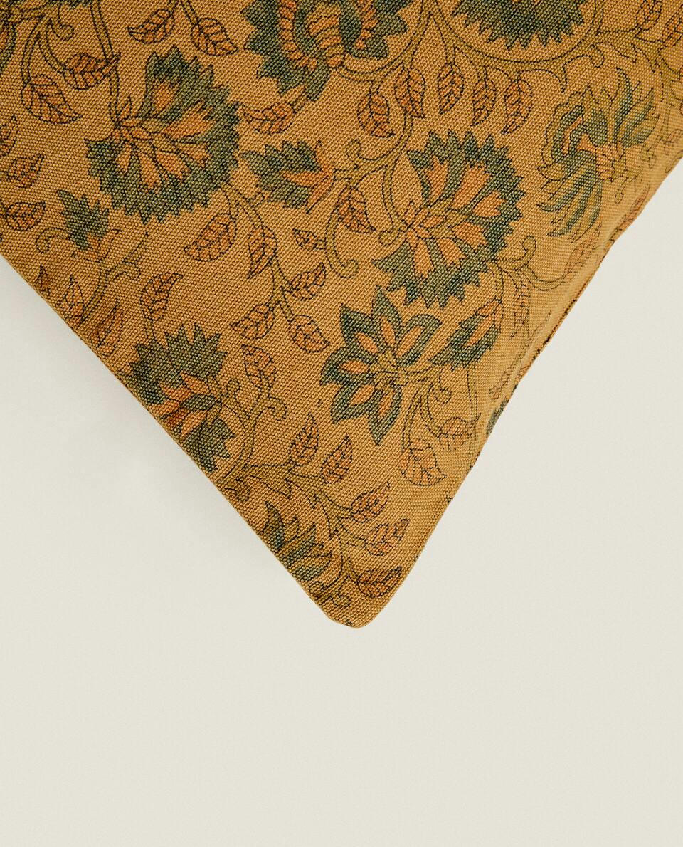 CAPA DE ALMOFADA COM ESTAMPA FLORAL