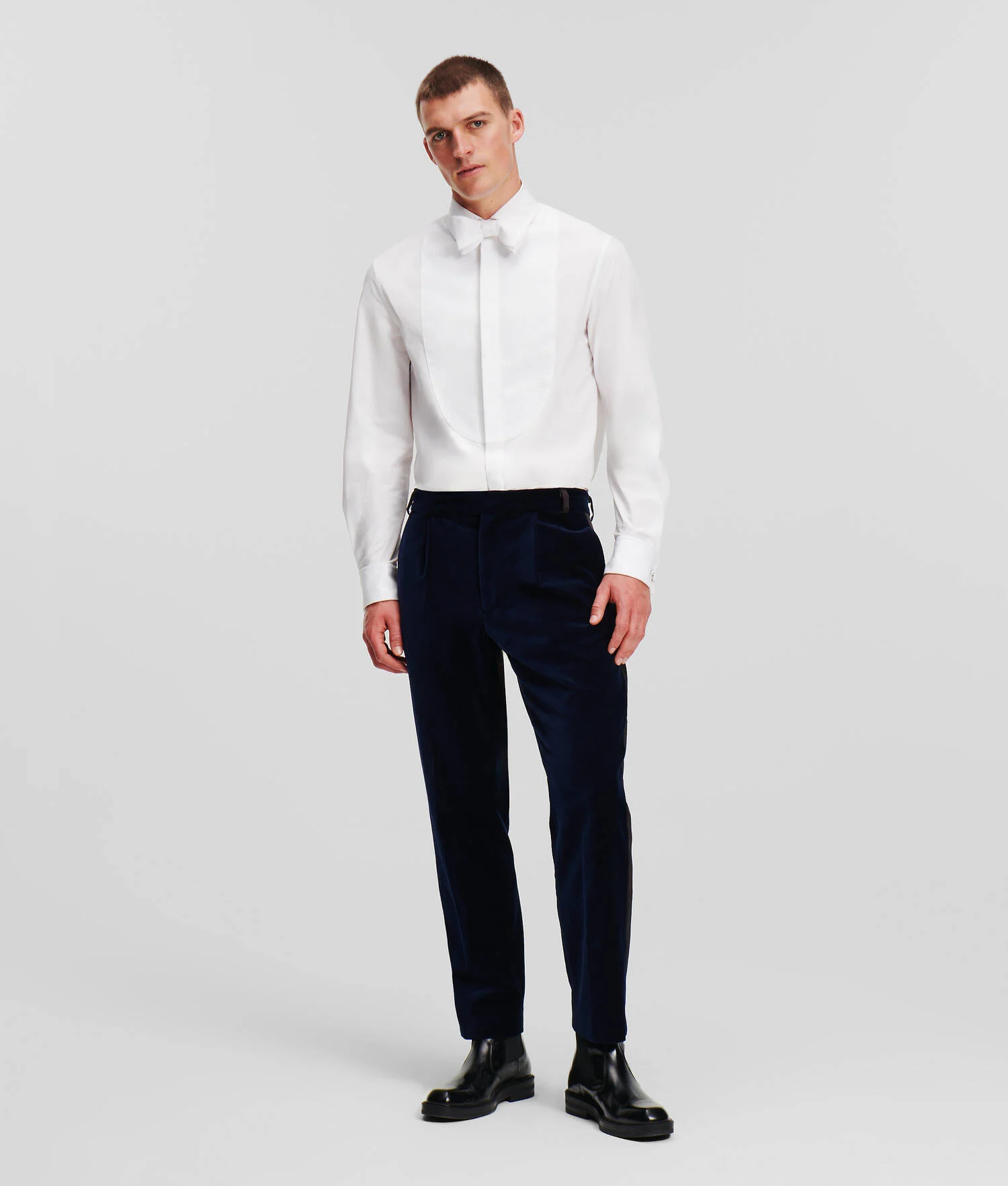 PANTALON EN VELOURS SÉLECTIONNÉ PAR HUN KIM