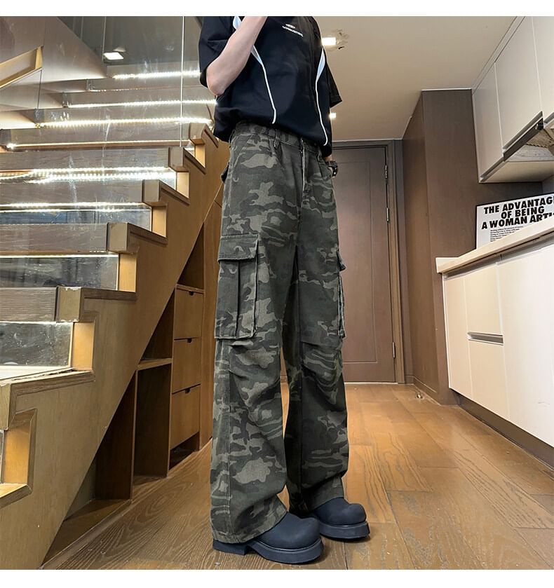 Priam - Low Rise Camo Print Cargo Jeans met Wijde Pijpen