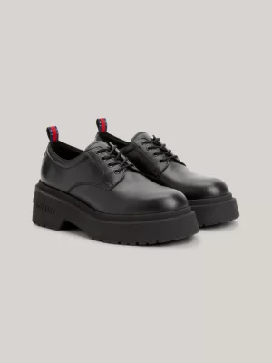 Sapatos Derby de Couro com Travas Grossas