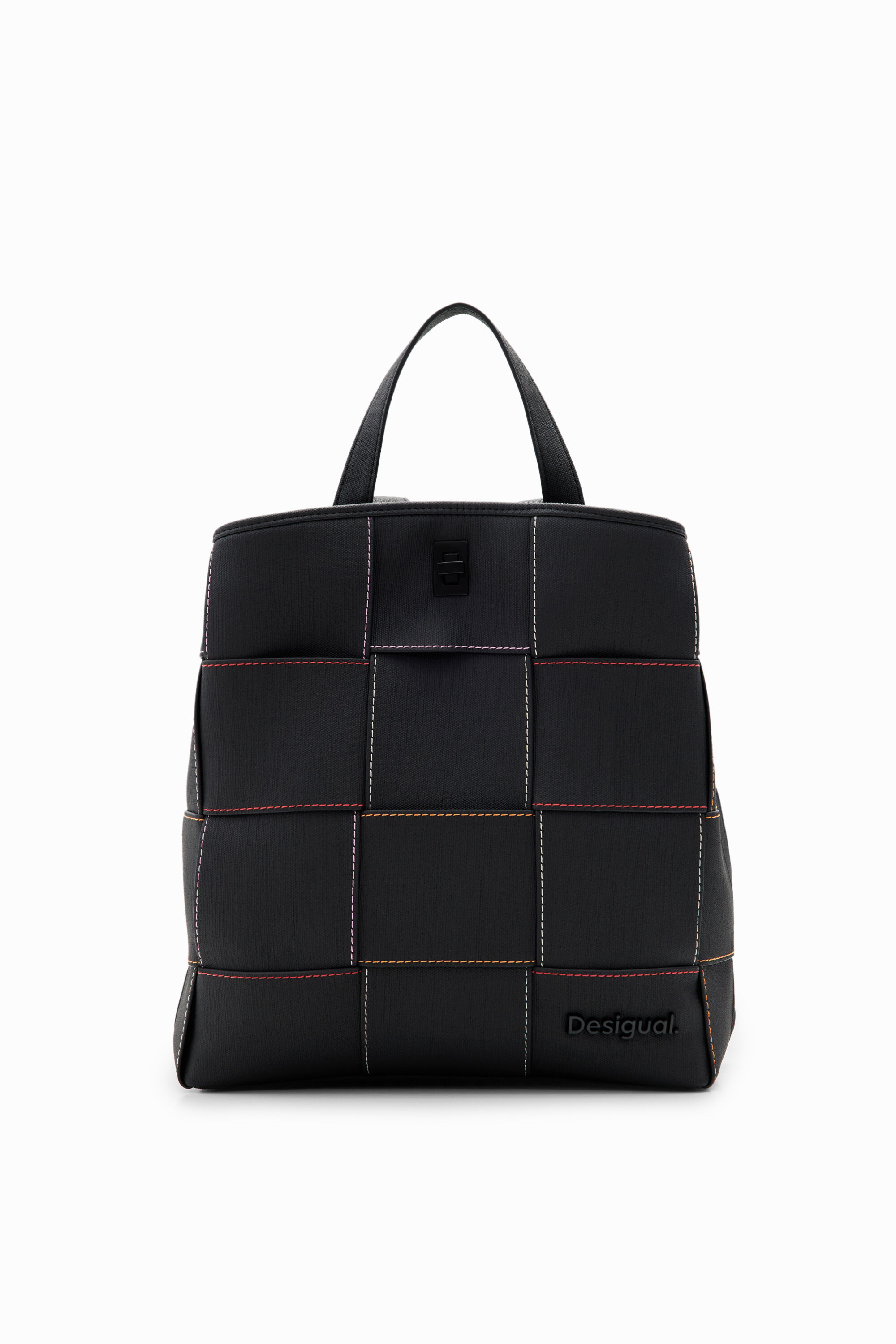 Mochila trançada em formato de S com costura.