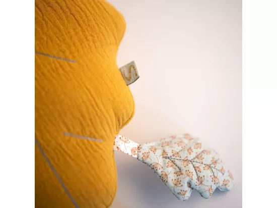Jouet d'activités en gaze de coton jaune foncé