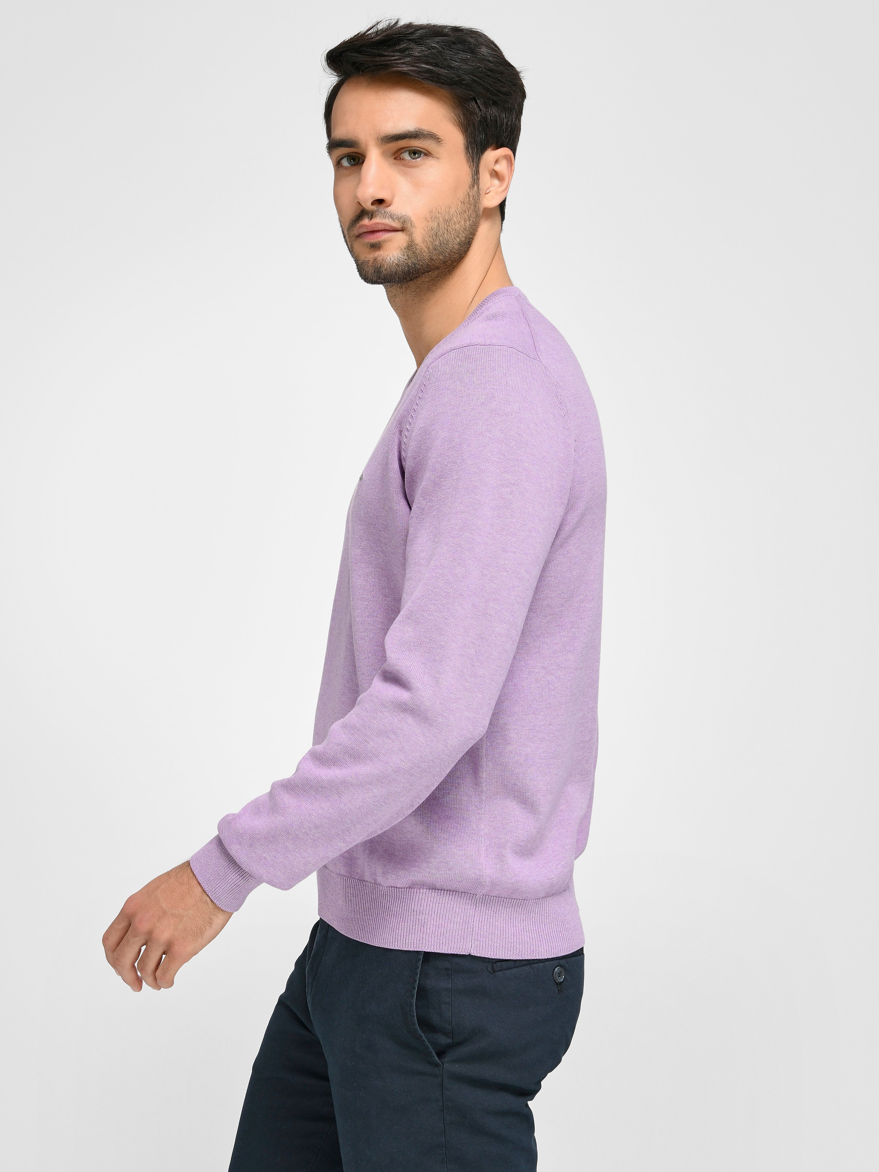 V-Pullover