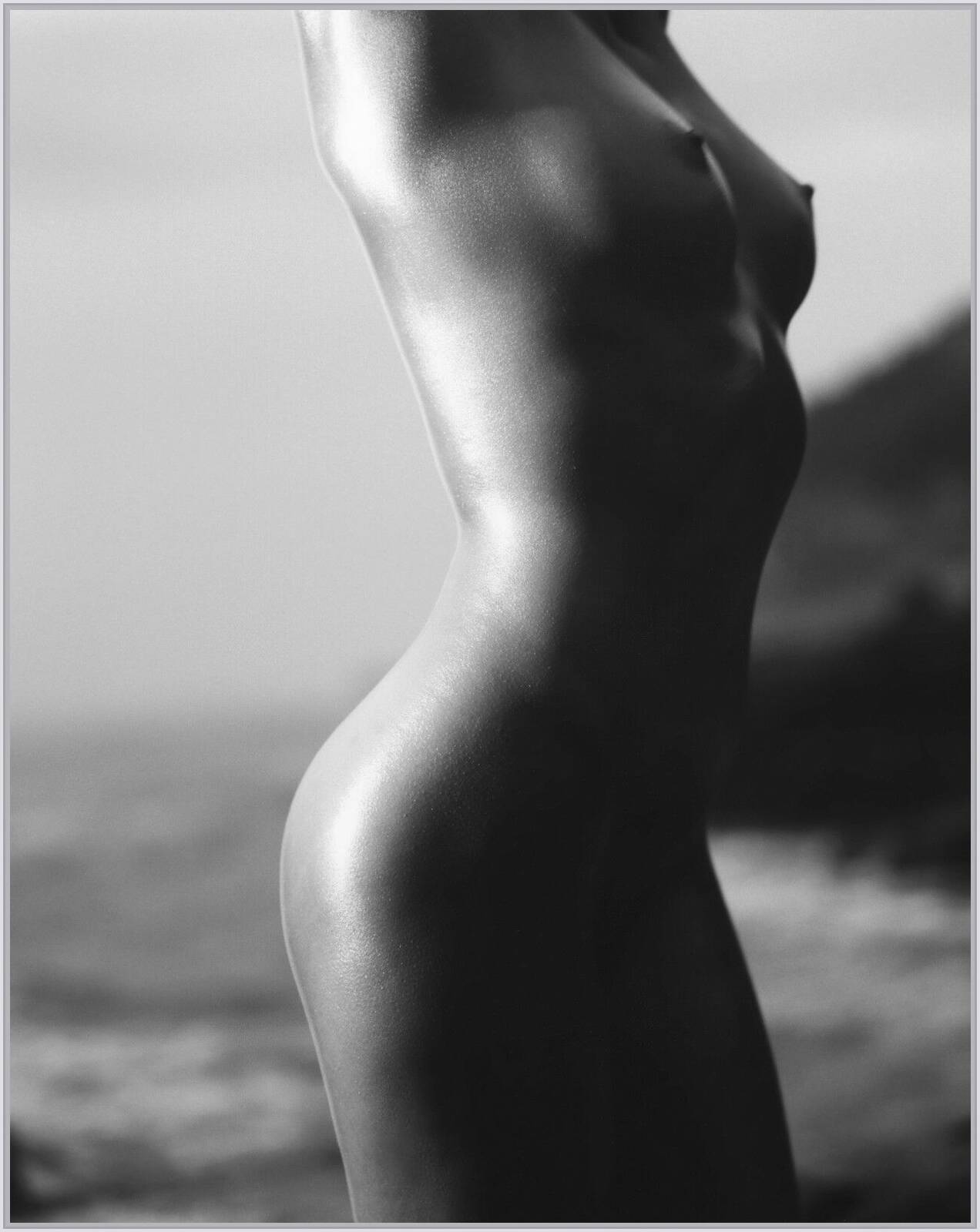 I like me better naked by Norbert Bäres - Limited Edition. Edition of: 150. Signed.