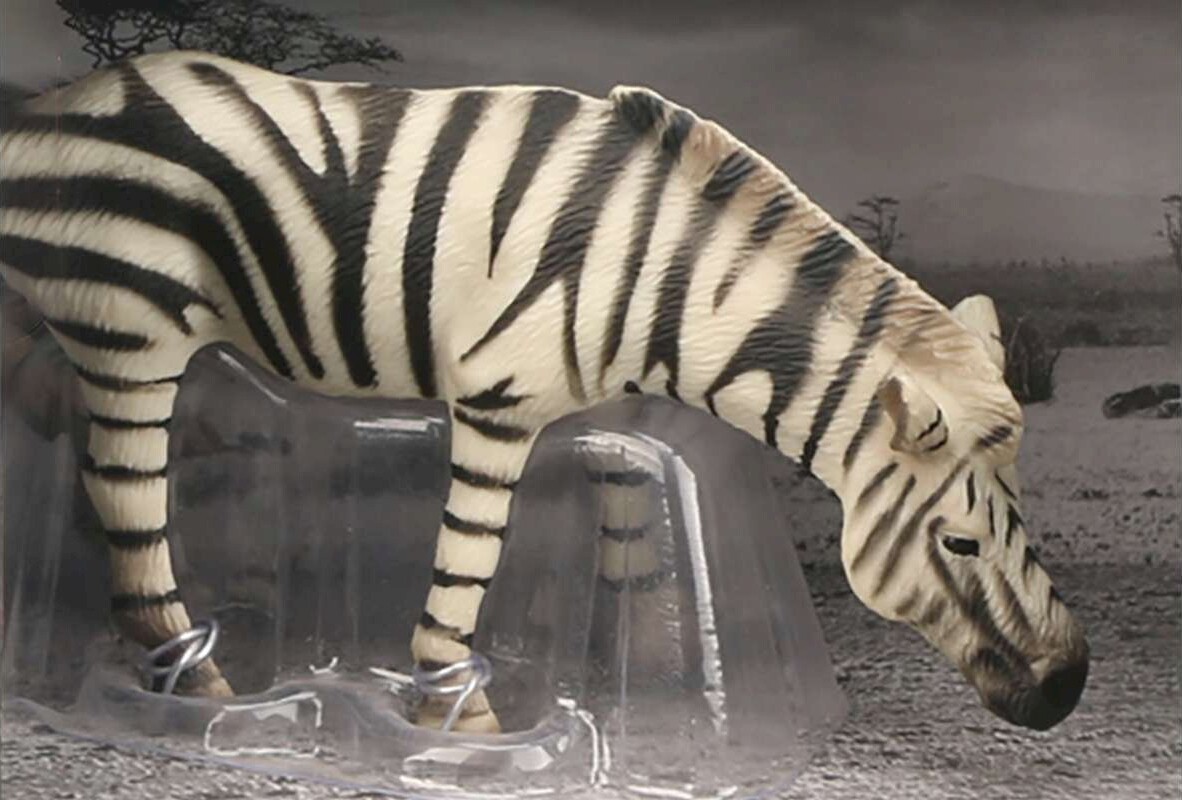 Zebra Figur - Model Series - Animal Universe - 16X9,5X11 CM