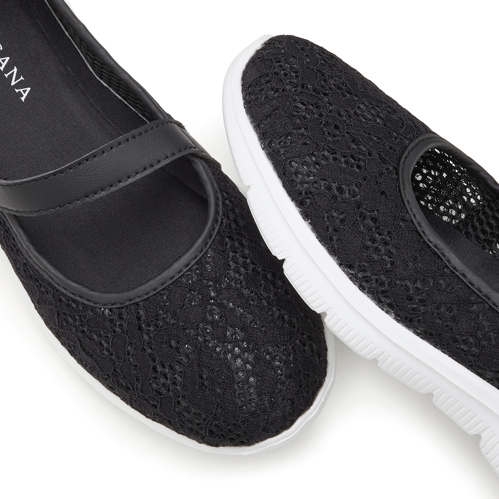 LASCANA Slipper  Halbschuh superleicht und bequem mit modischer Spitze VEGAN