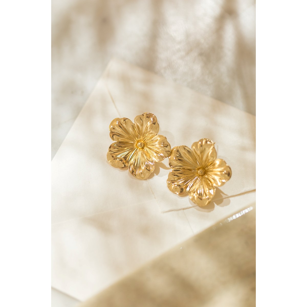 maxi boucles d'oreilles puces fleurs doré à l'or fin - GAÏA