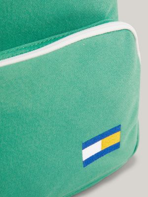 Mochila infantil reciclada com bandeira