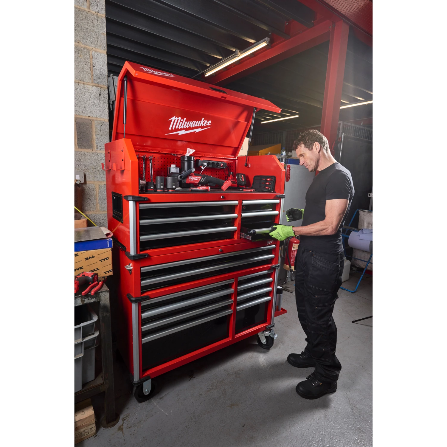 Milwaukee 4932478854 Stalen opbergkast met 6 lades - 46˝ / 117 cm