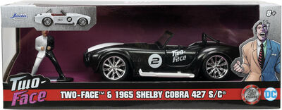 Jada Toys DC Comics Bil med Figur Two Face & 1965 Shelby Cobra 427 1:32