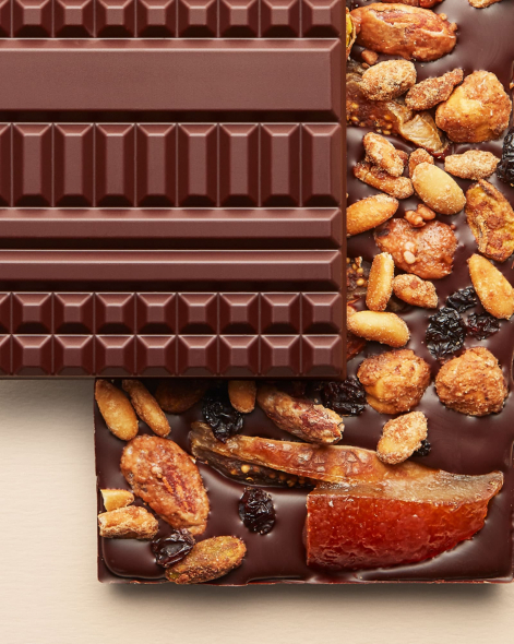 Tablette Mendiant Amandes & oranges confites & figues Chocolat Noir 75% | Le Chocolat Alain Ducasse 100g