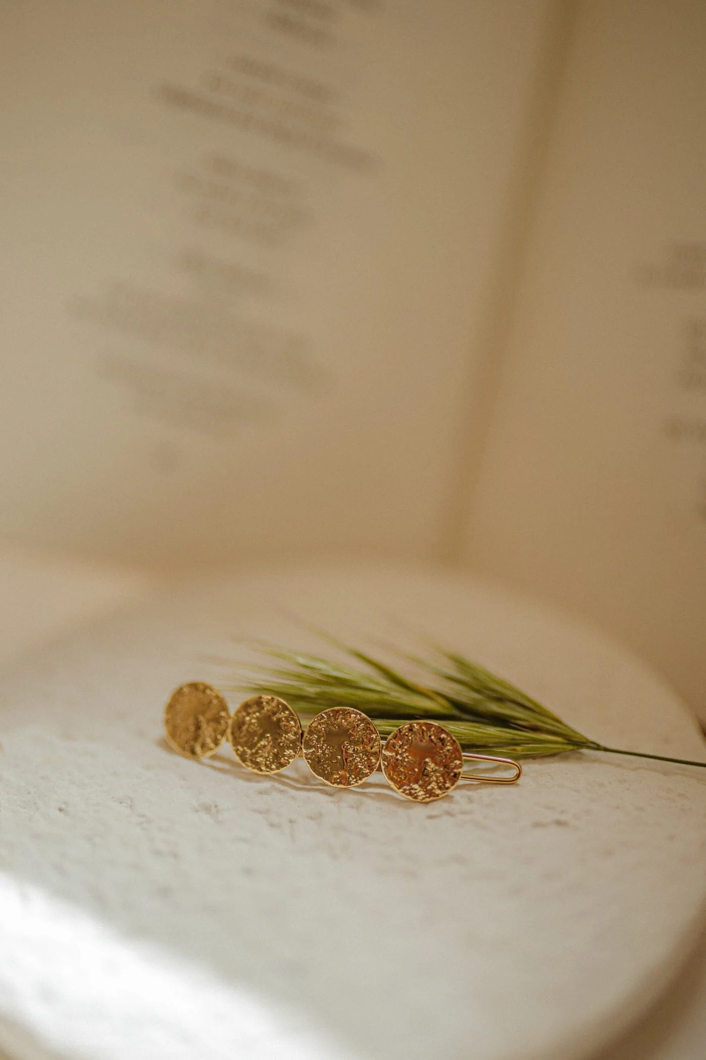 HESTIA - Mini barrette ronds martelés doré à l'or fin | Doré