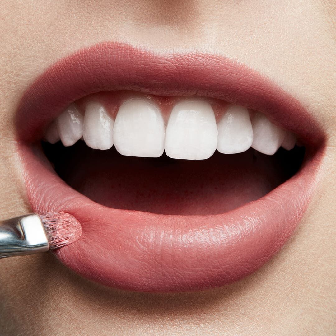 MAC  LOVE ME LIPSTICK