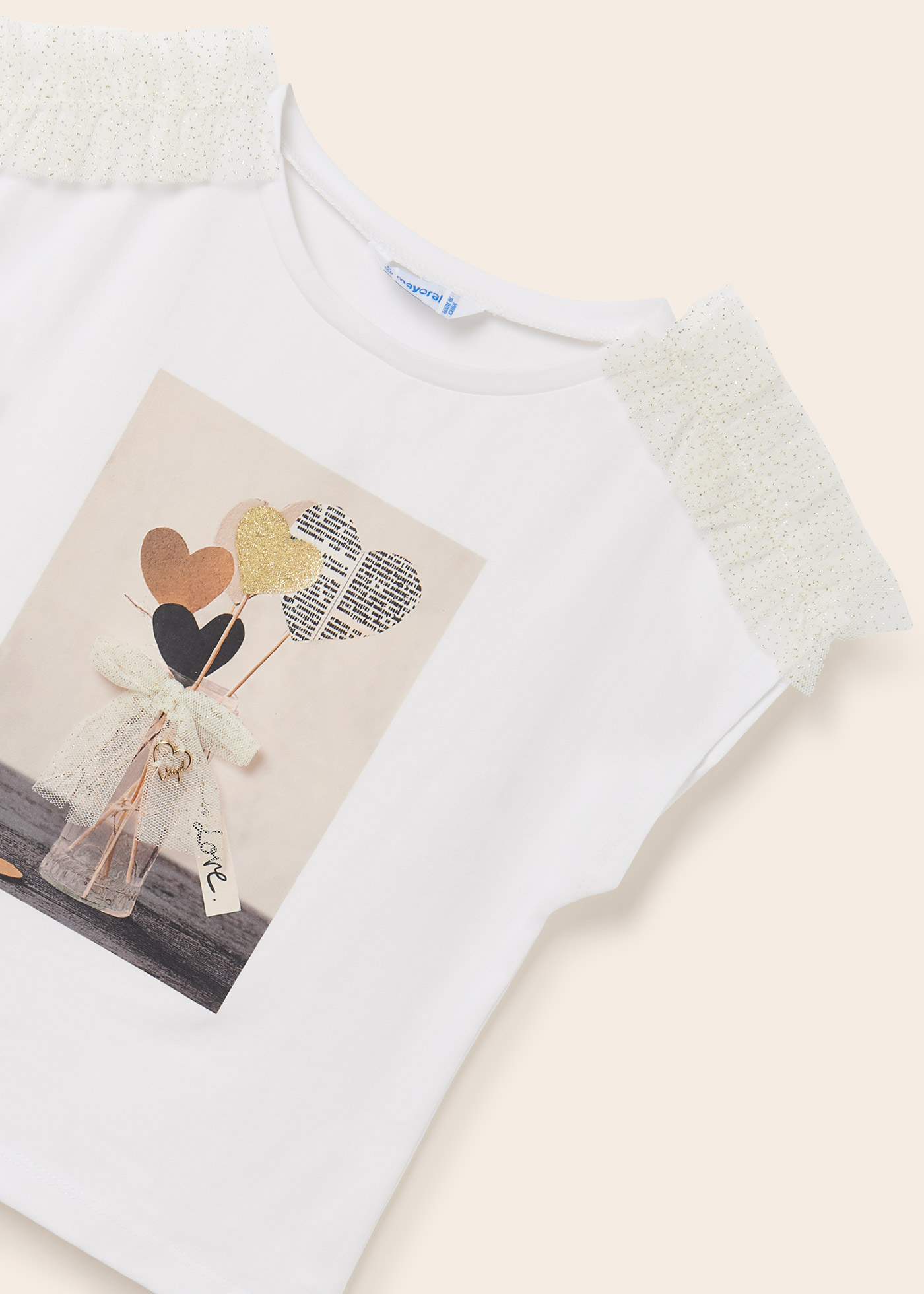Camiseta de manga curta com estampa e apliques para meninas