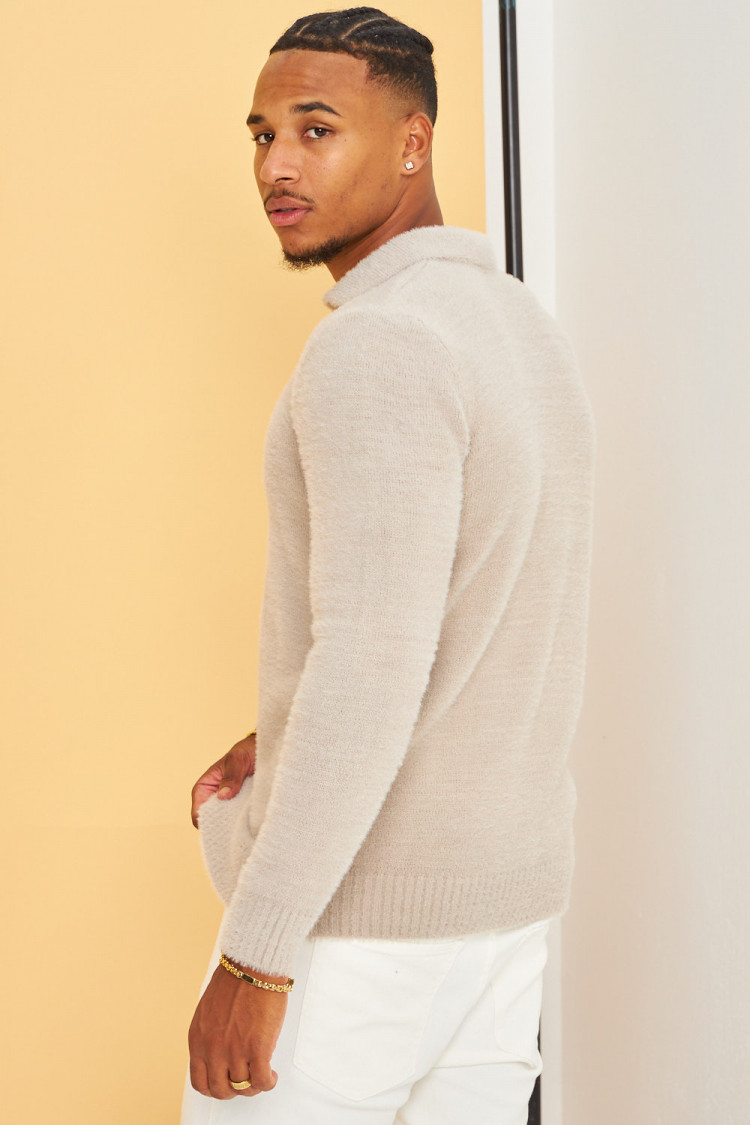 Pull beige foncé en laine a col à rabats