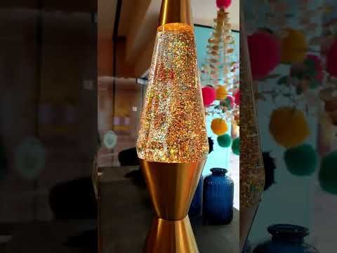 Lampe à lave dorée à paillettes Atelier jasmin