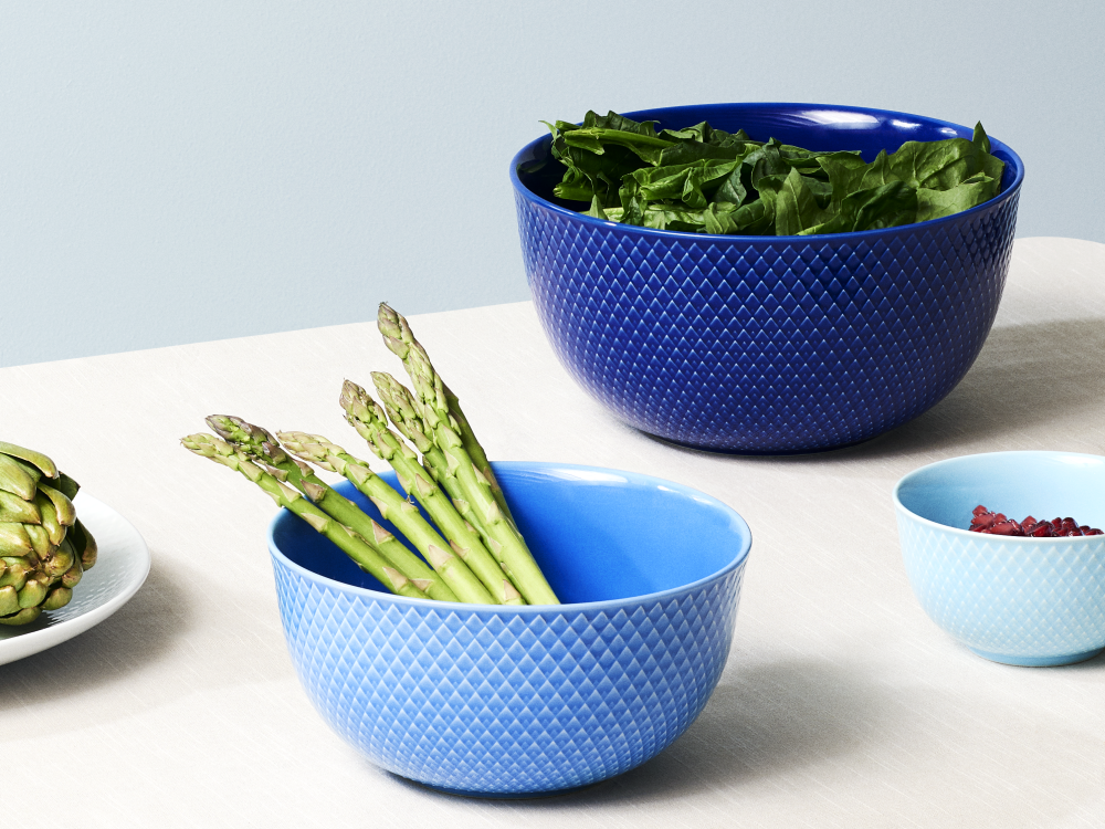 Lyngby Porcelæn  Rhombe Color serveringsskål, blå - Ø: 17,5 cm.