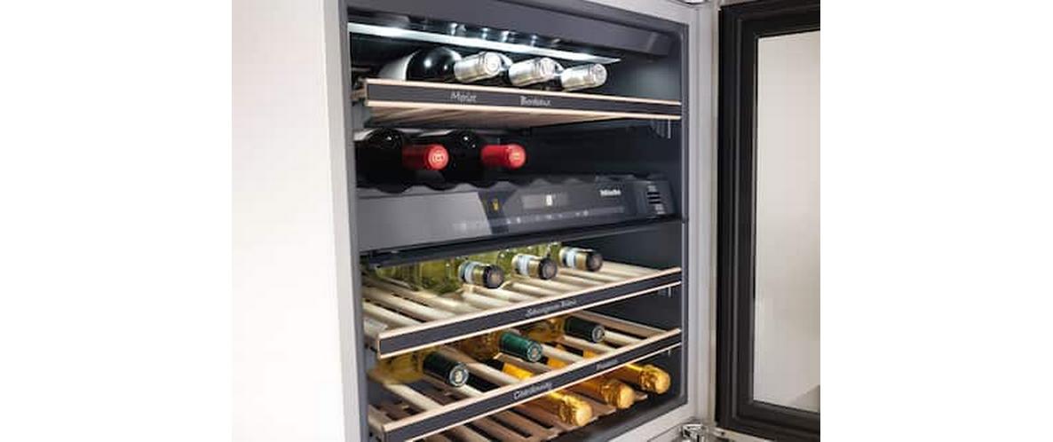 Einbauweinkühlschrank KWT 6722 iS-1 Rechts<br>Einbau-Weinschrank mit FlexiFrame und SommelierSet für anspruchsvollste Weinliebhaber
