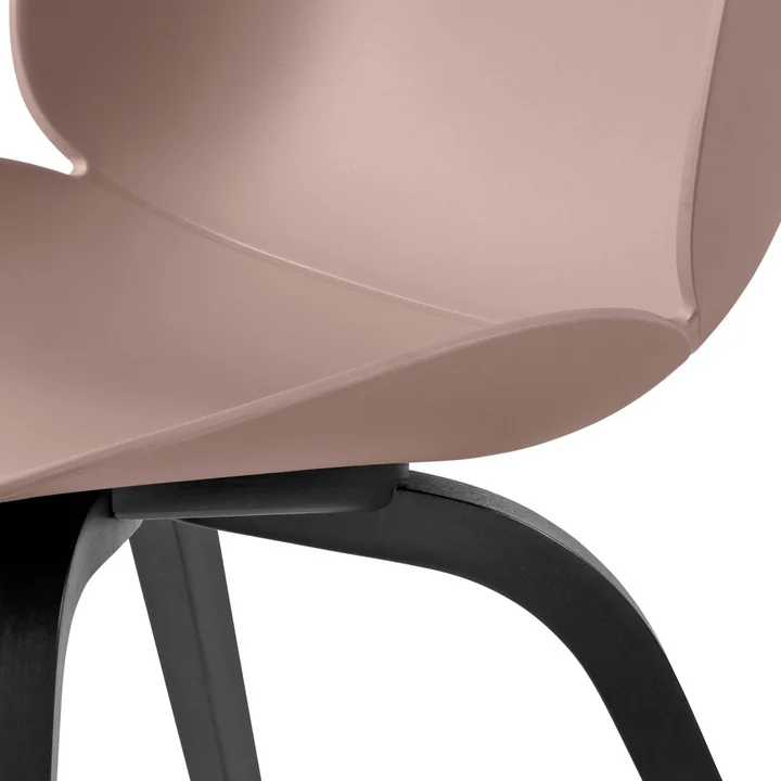 Gubi - Beetle Dining Chair, Wood Base, Eiche / new beige