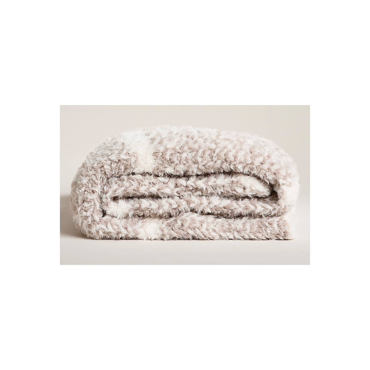 Star Home Strick Plaid 