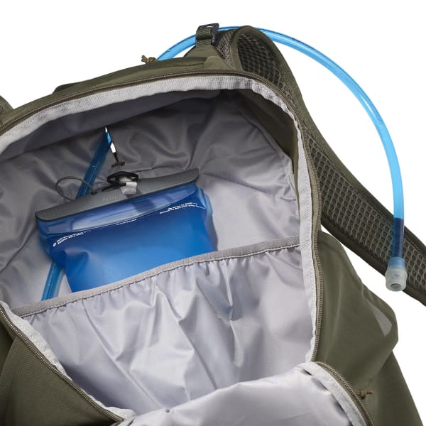 Sac trail SALOMON SALOMON TRAILBLAZER 30 MARTINI OLIVE/OLIVE NIGHT/EBONY 23 MARTINI OLIVE/OLIVE NIGHT/EBONY
