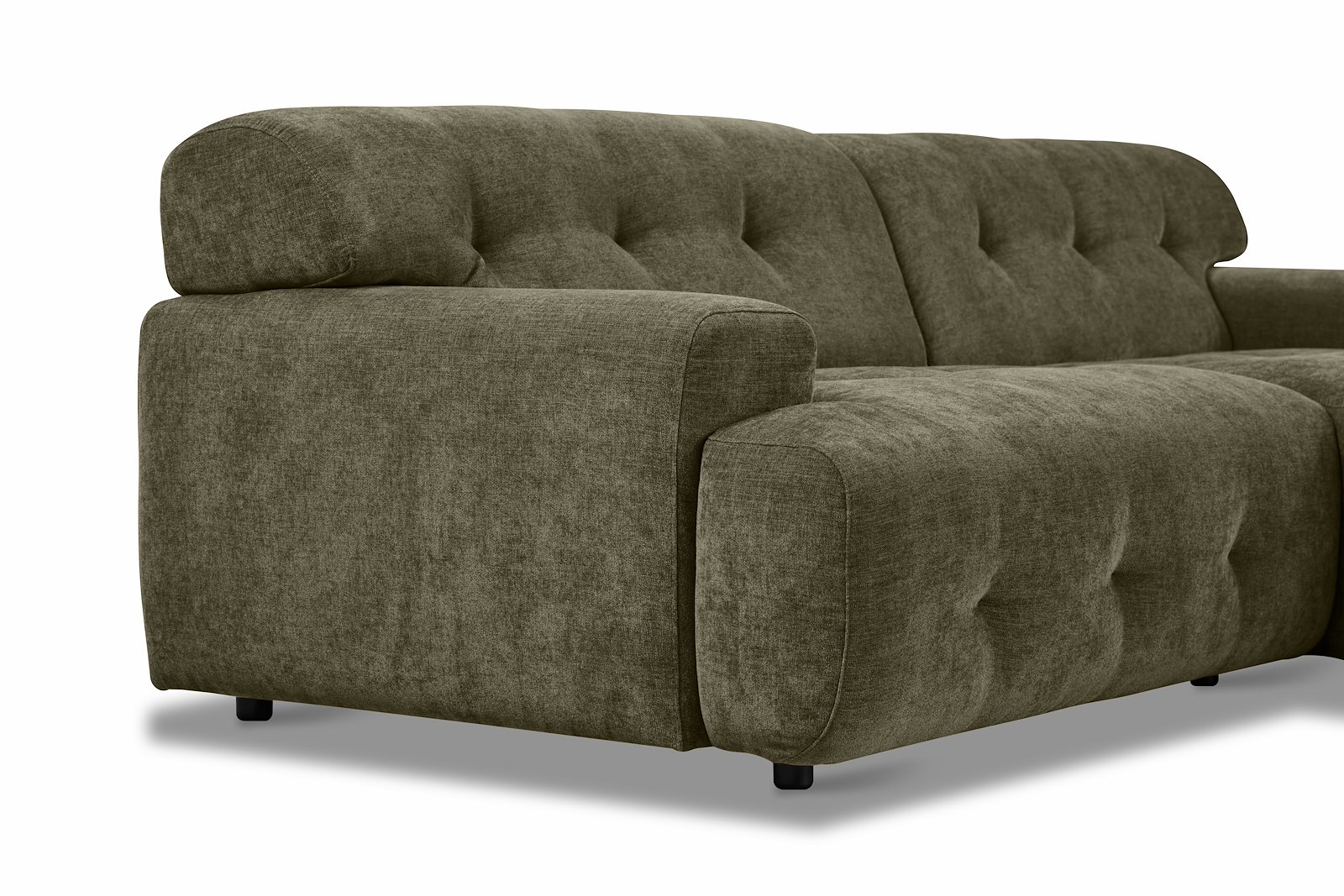 Bob sofa 1,5-seter med sjeselong høyre. Tekstil City 34 Dark Moss Green med sorte ben.