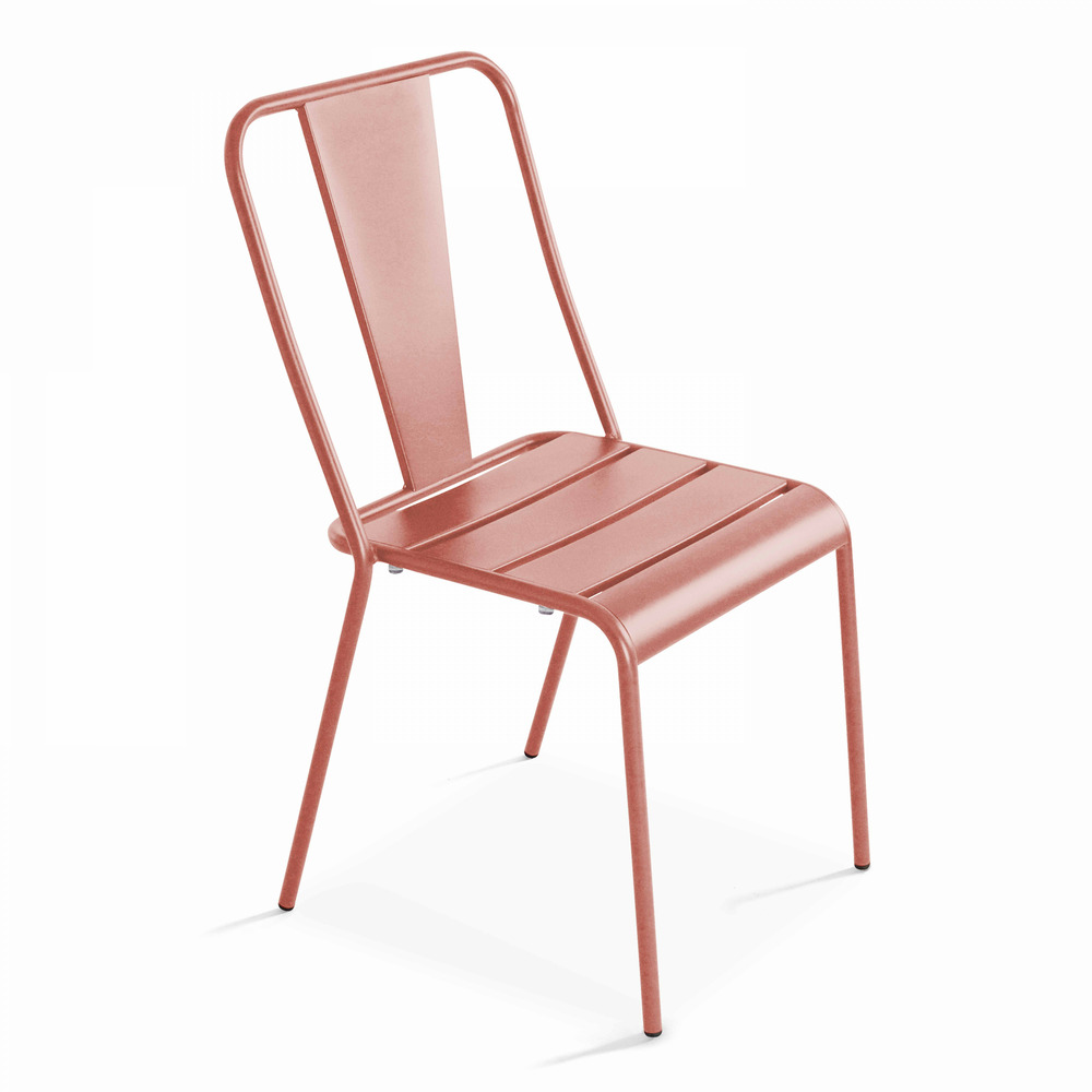 Chaise en métal argile