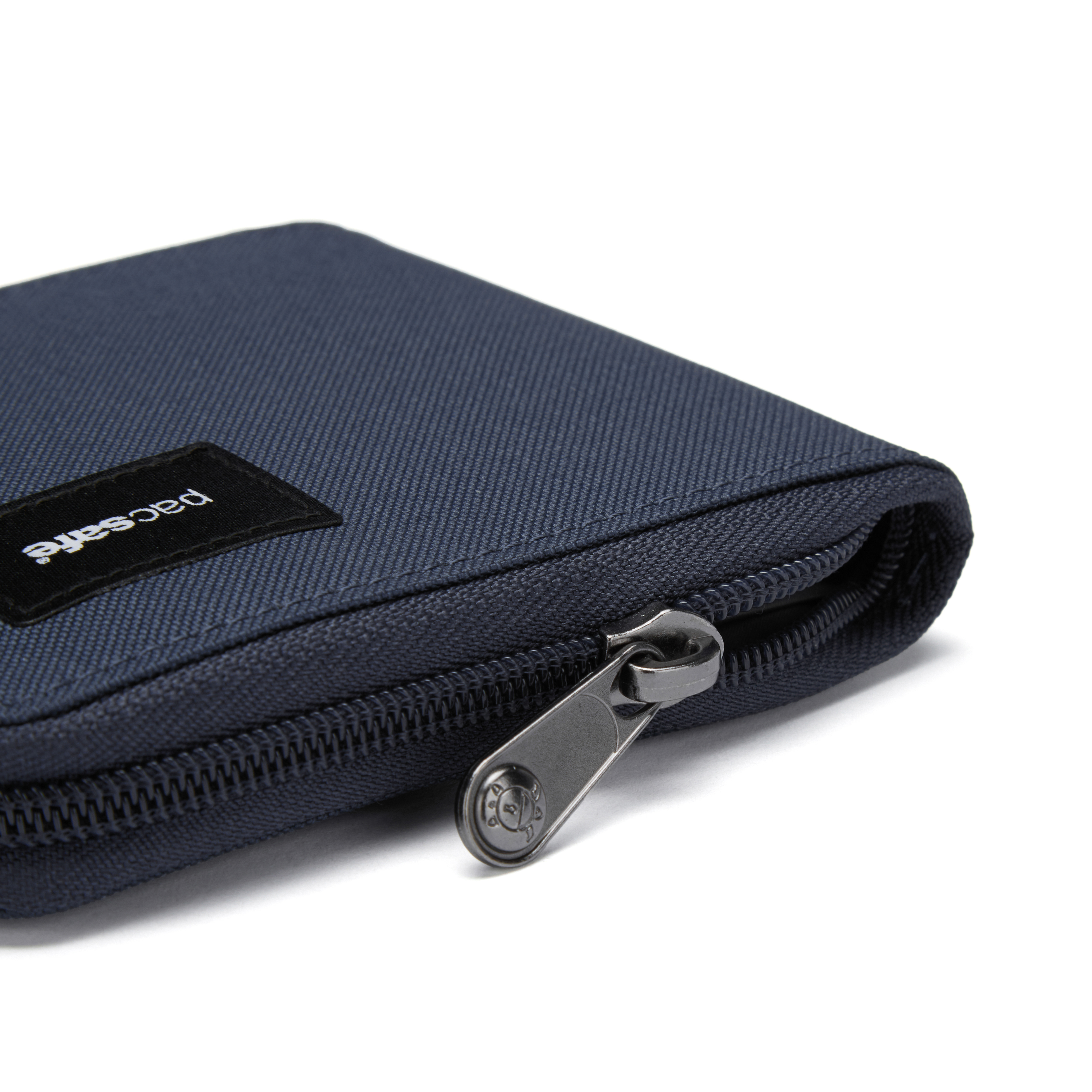 RFIDsafe zip around wallet