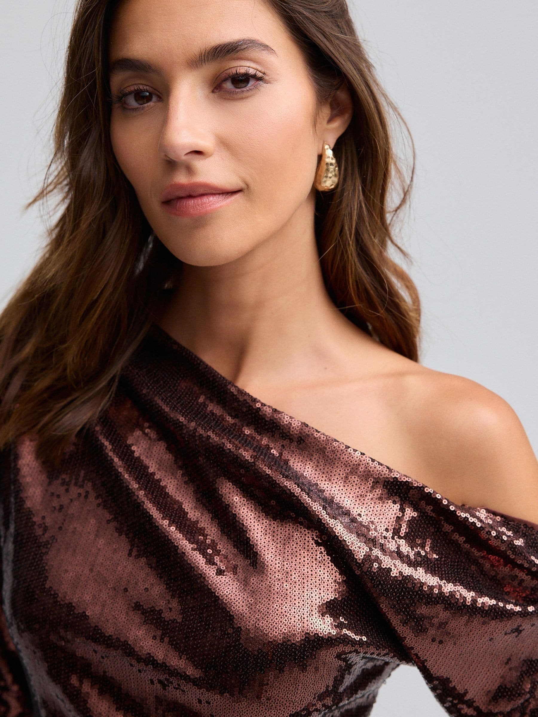 Bruin - Sequin Longsleeve Drape Top