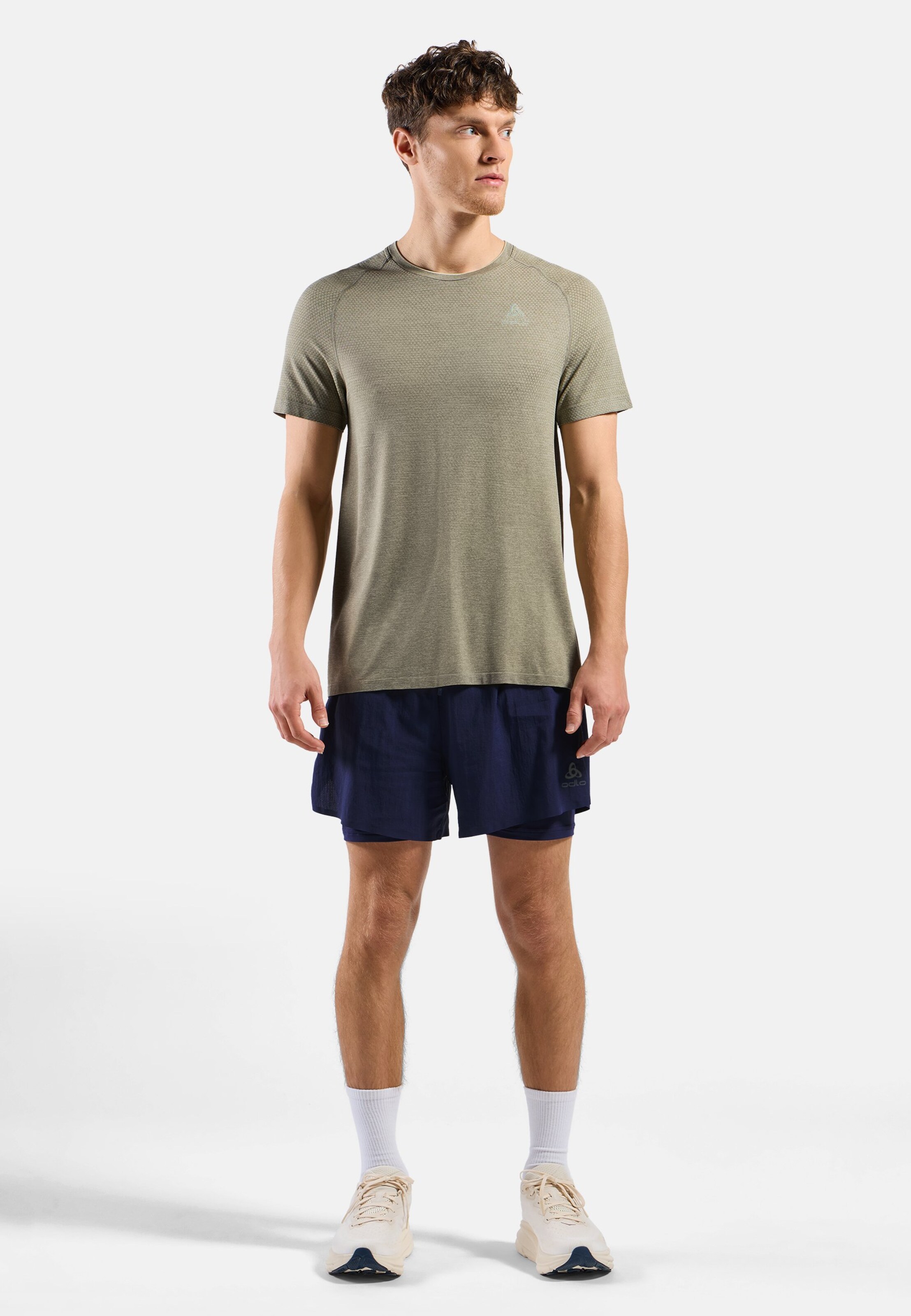 Essentials Seamless Laufshirt in vetiver melange