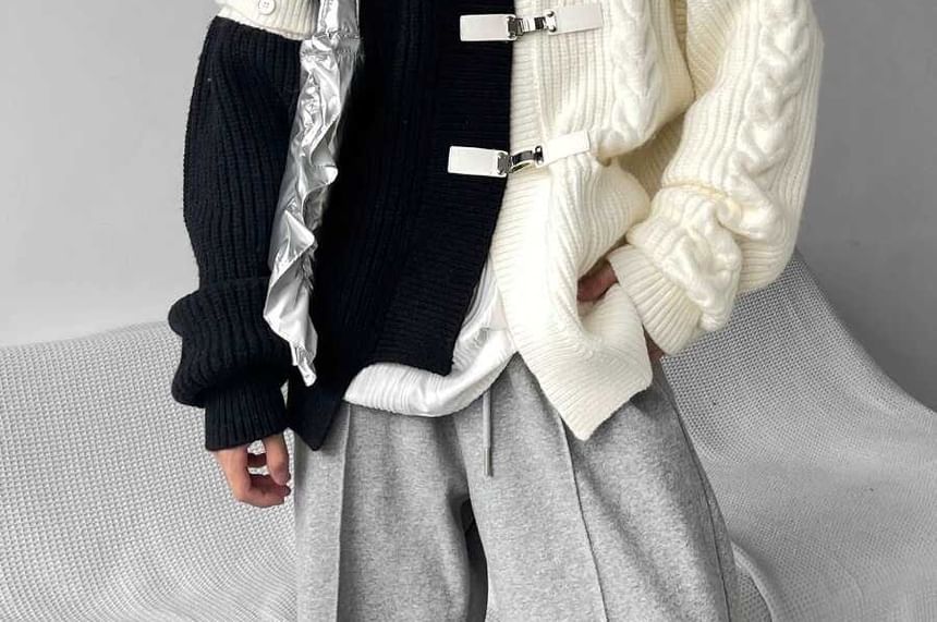 Real Boy - Tweekleurige asymmetrische gespcardigan