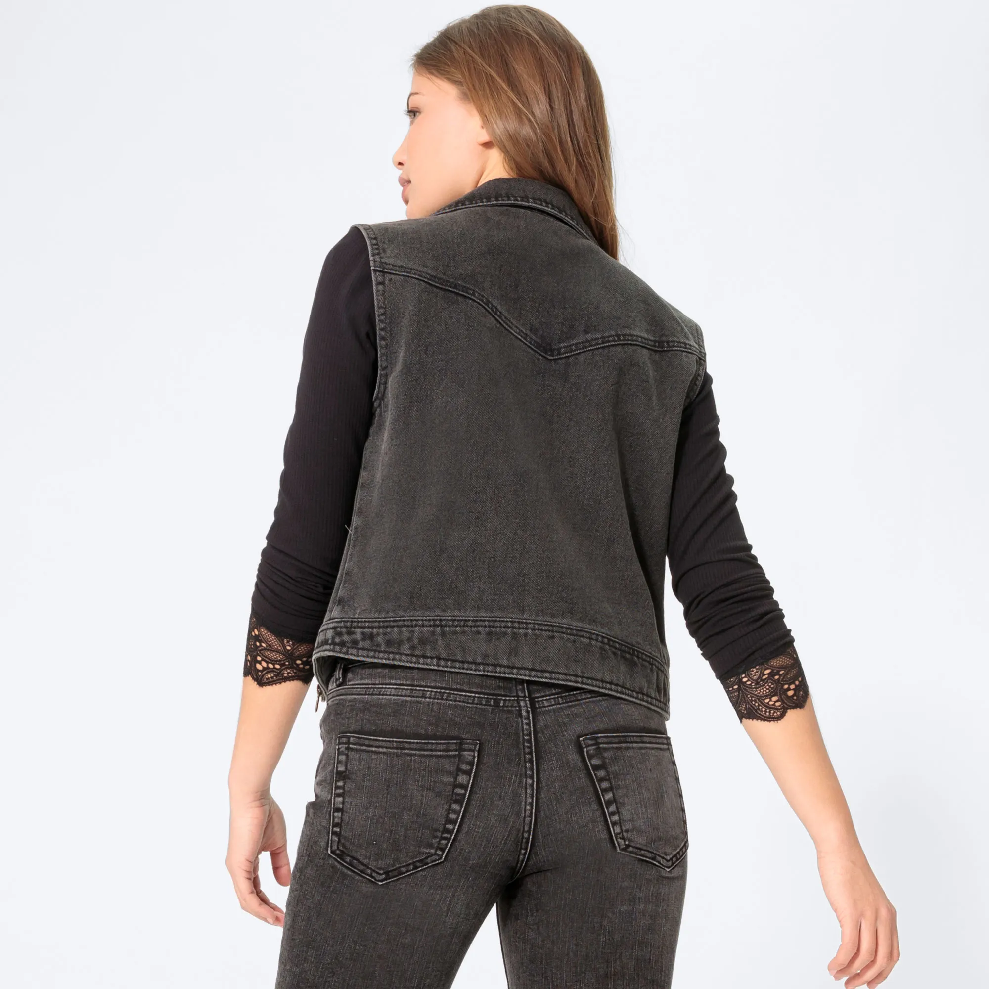 Damen-Jeans-Weste im Biker-Style