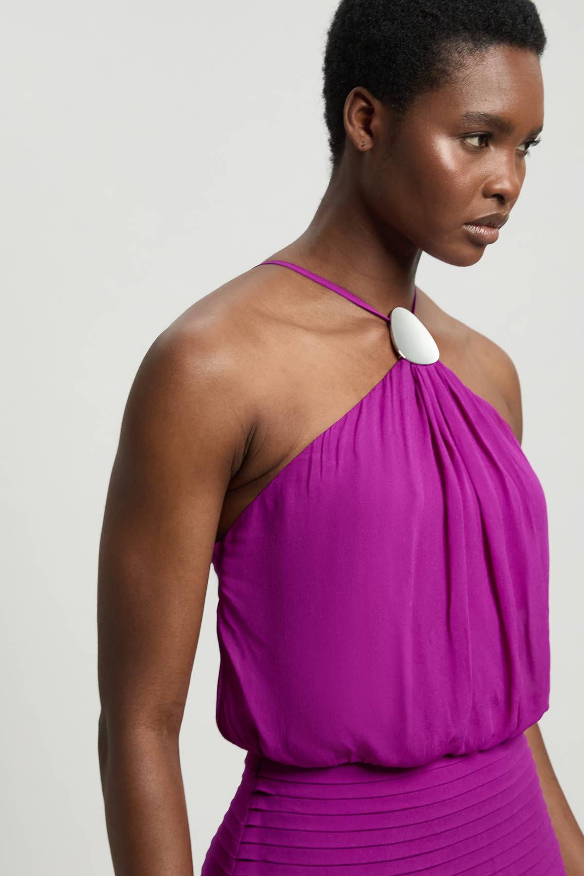 KarenMillen Robe Maxi Dos Nu Col Licou En Georgette De Viscose Tissée Avec Ourlet Tombant