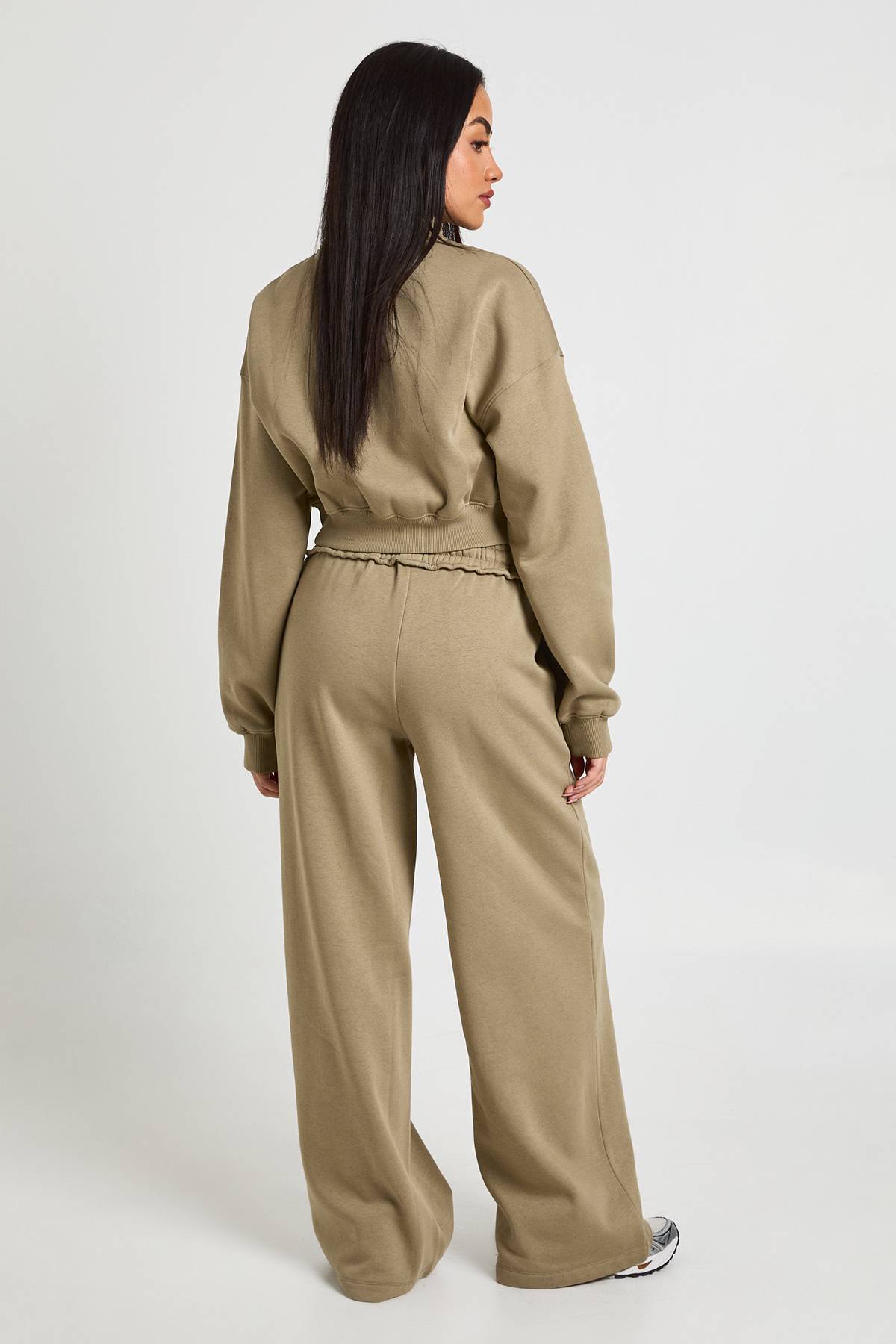 boohoo Ensemble De Survêtement Sweat-shirt Ajusté Col Cheminée Et Jogging Jambes Droites