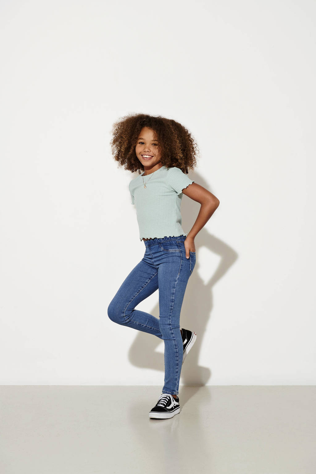 ONLY T-shirt KONNELLA met ruches mintgroen