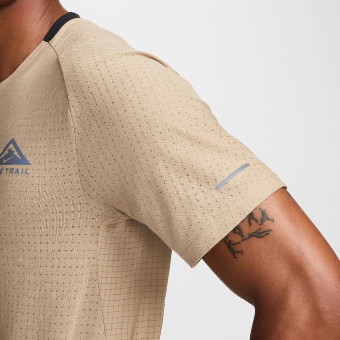 Nike Herre T-shirts Dri-FIT Solar Chase Short Sleeve Tee Brun