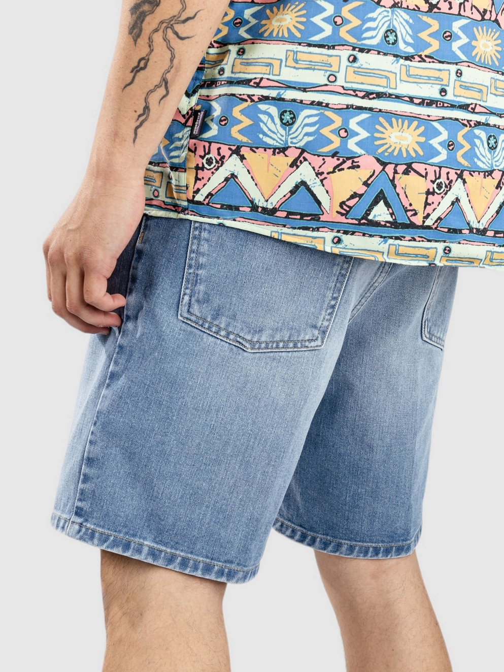 Carhartt WIP Newel Shorts light used wash blue
