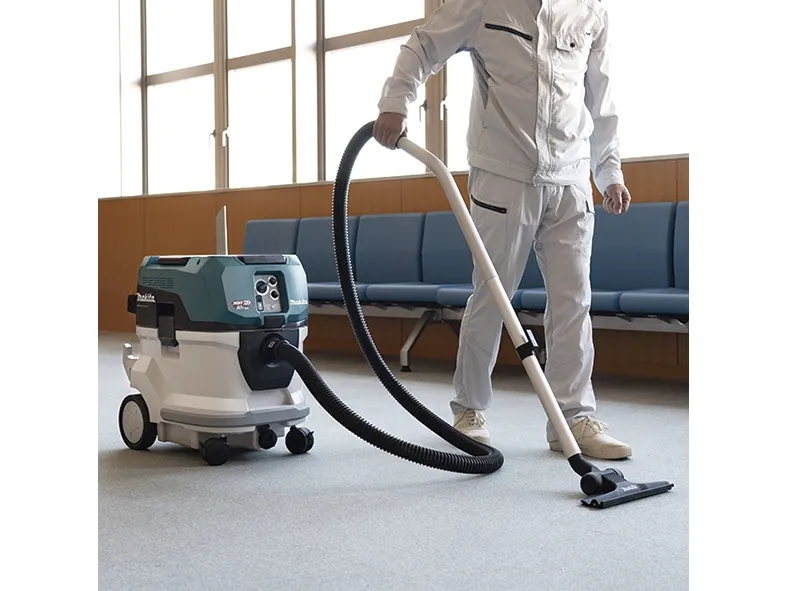 Makita VC006GMZ01