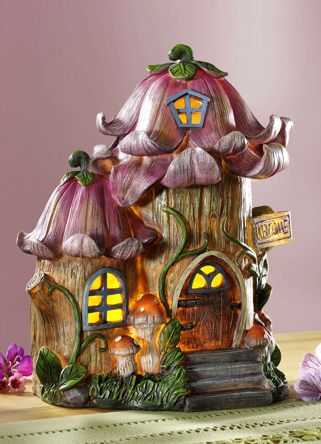 Beleuchtetes Zwergenhaus