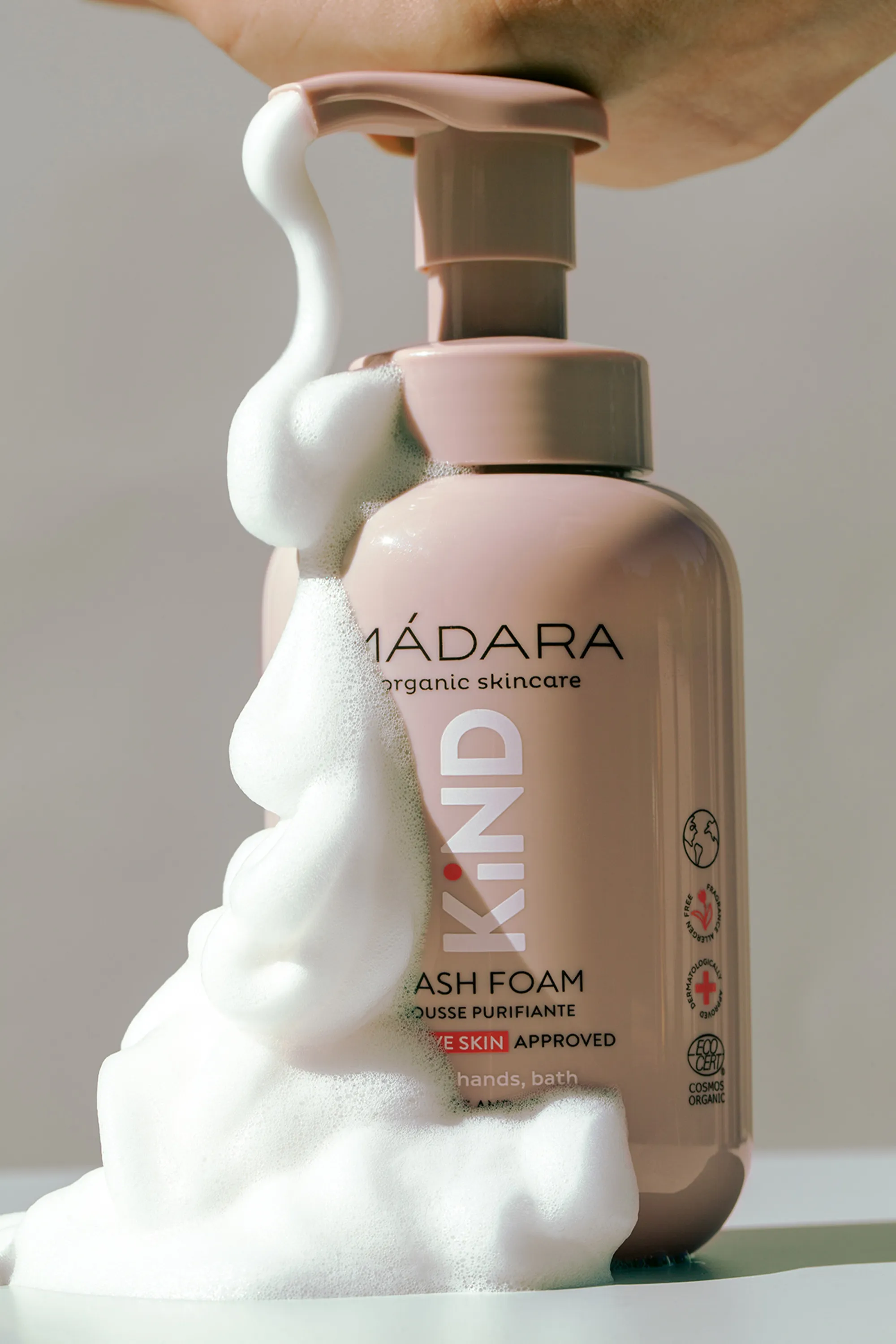 Mádara Cosmetics Mousse lavante corps pour toute la famille Kind-300 ml
