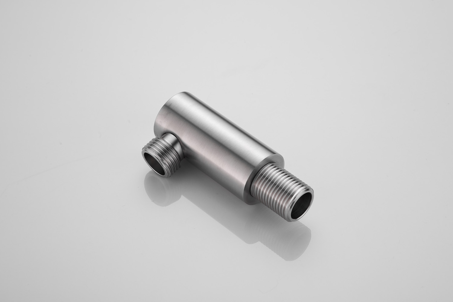 Saniclear Plus wand wateraansluiting RVS