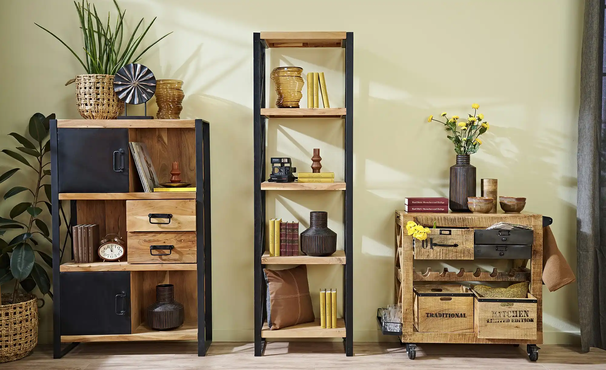 Highboard Queens